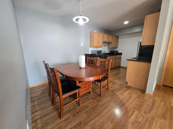 1530 Mcintosh CIR, Shakopee, MN 55379