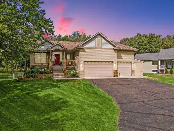 6374 Gopher BLVD N, Oakdale, MN 55128