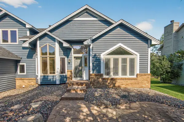 8883 Fountain LN N, Maple Grove, MN 55311