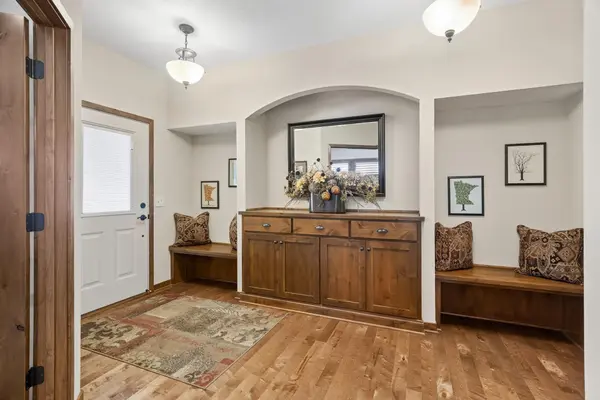 717 Somerwood WAY, Waconia, MN 55387