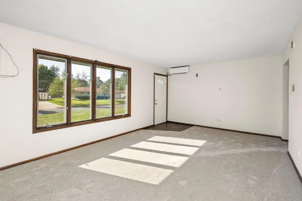 71 66th WAY NE, Fridley, MN 55432