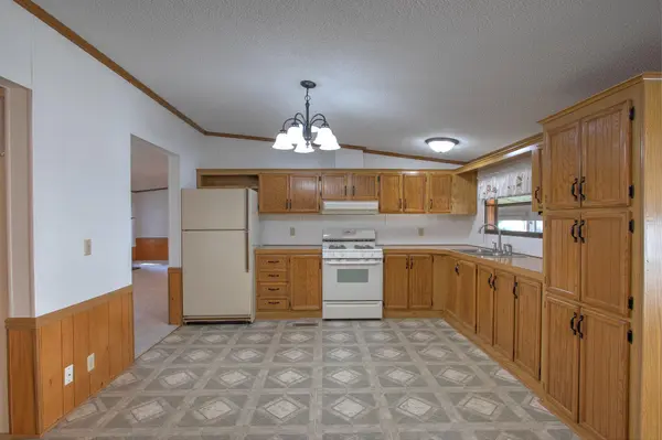 2150 White Pine DR, Cambridge, MN 55008