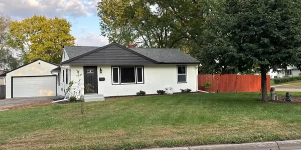 7394 Dawn AVE, Inver Grove Heights, MN 55076