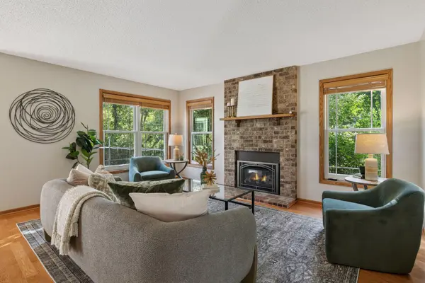 6491 Bretton WAY, Chanhassen, MN 55317