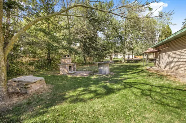 10121 115th AVE, Milaca, MN 56353