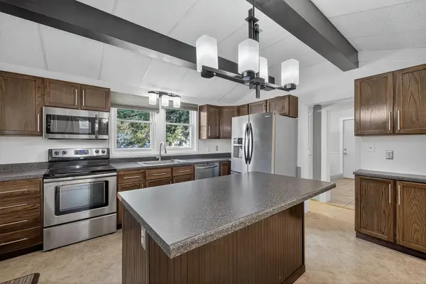 911 6th AVE NW, Austin, MN 55912