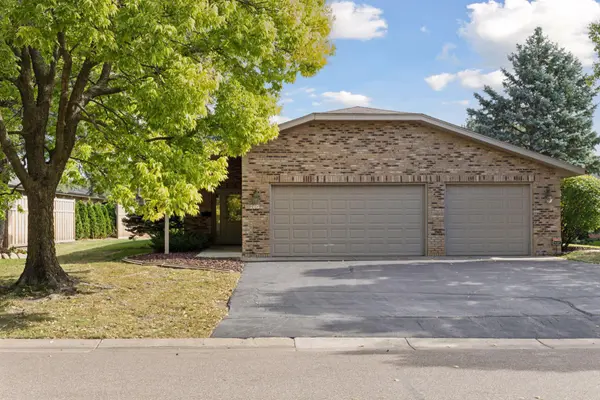 260 Inland LN N, Plymouth, MN 55447