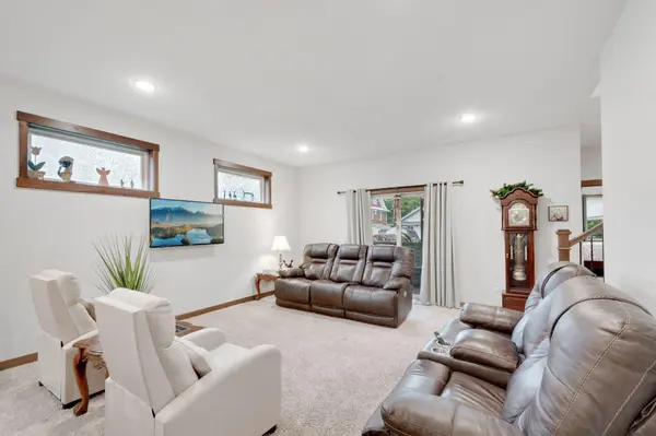 335 Charles AVE, Saint Paul, MN 55103