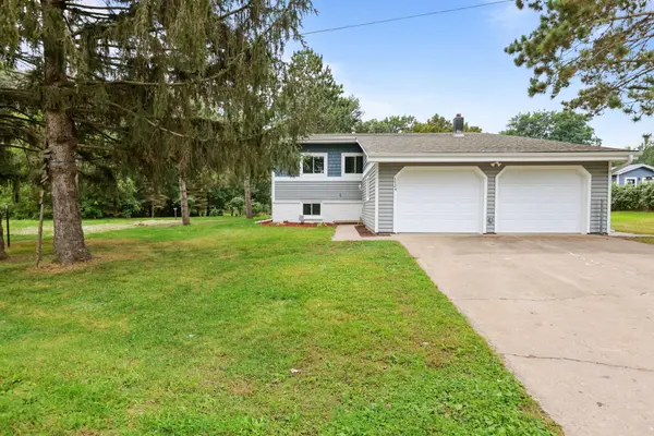 3524 Interlachen DR NE, Ham Lake, MN 55304