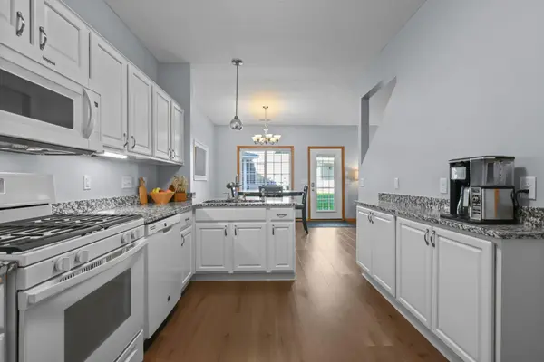 656 Oak LN, Lino Lakes, MN 55014