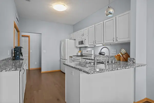 656 Oak LN, Lino Lakes, MN 55014