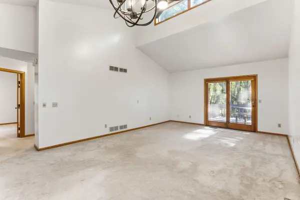 2542 Buffalo ST, White Bear Twp, MN 55110