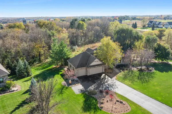 19475 Foxfield DR, Credit River Twp, MN 55372