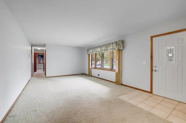 3216 W 81st ST, Bloomington, MN 55431