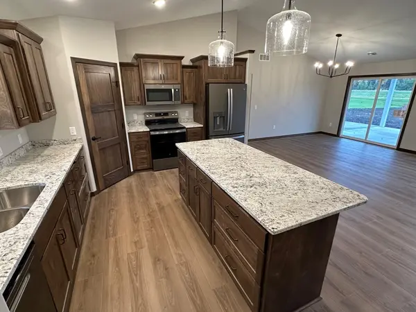 64 Meadow LN, Cold Spring, MN 56320