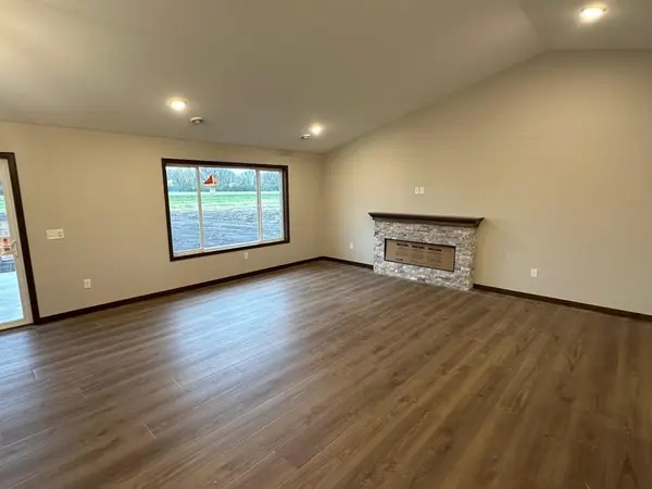 64 Meadow LN, Cold Spring, MN 56320