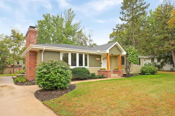 2511 W 110th ST, Bloomington, MN 55431