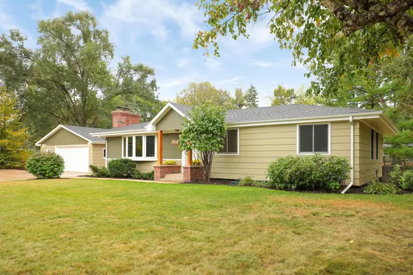 2511 W 110th ST, Bloomington, MN 55431