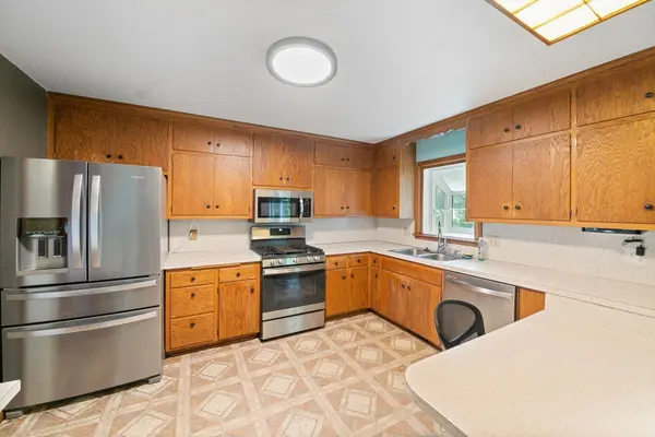 10004 Maple CIR, Bloomington, MN 55431
