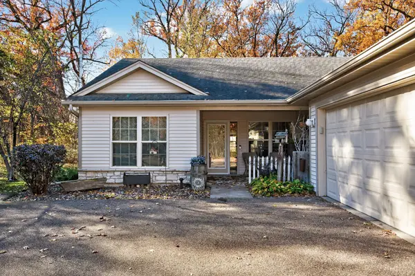 27724 Woodland DR, Chisago City, MN 55013