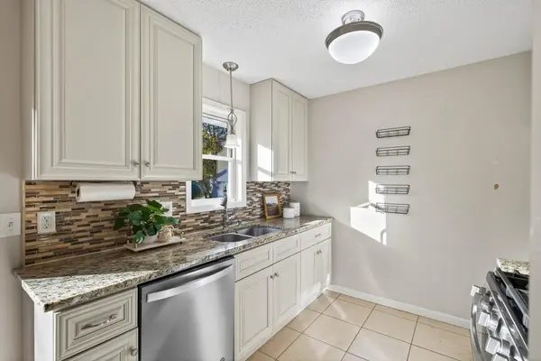 2101 W 89th ST, Bloomington, MN 55431