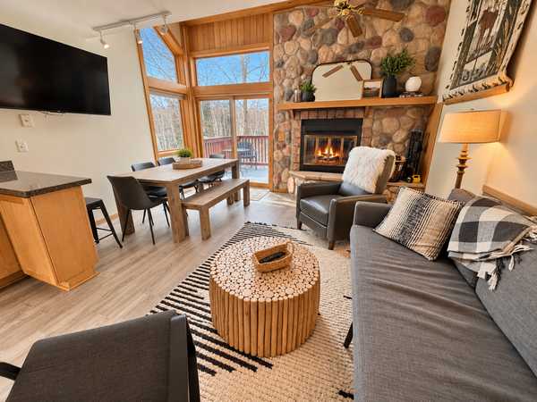 511 Moose Mountain DR, Tofte, MN 55615