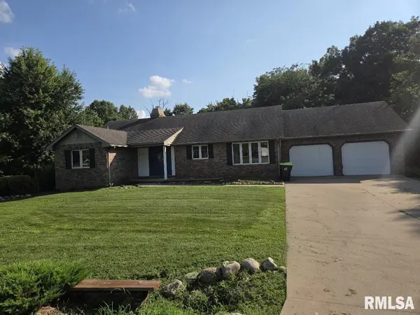 704 BAYSIDE CIR, Germantown Hills, IL 61548