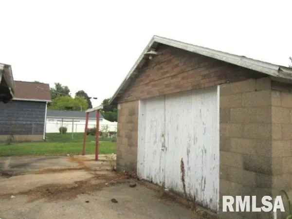 534 E MAPLE ST, Canton, IL 61520