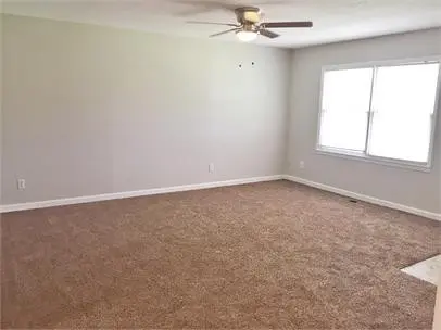 1515 Rogers Cir, Manchester, TN 37355
