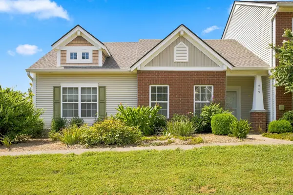 949 Seven Oaks Blvd, Smyrna, TN 37167