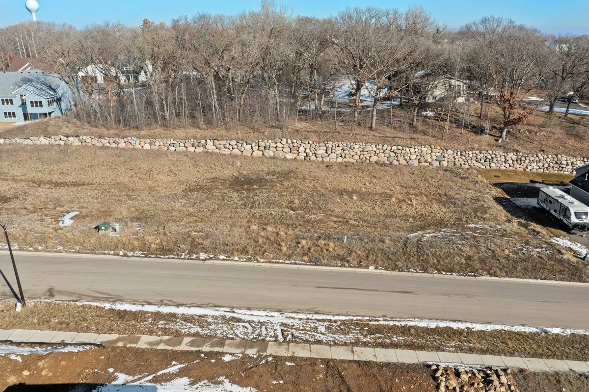 27231 Pete's Hill TRL, Elko New Market, MN 55020