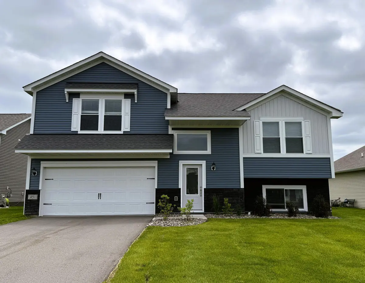 451 Valley DR W, Annandale, MN 55302