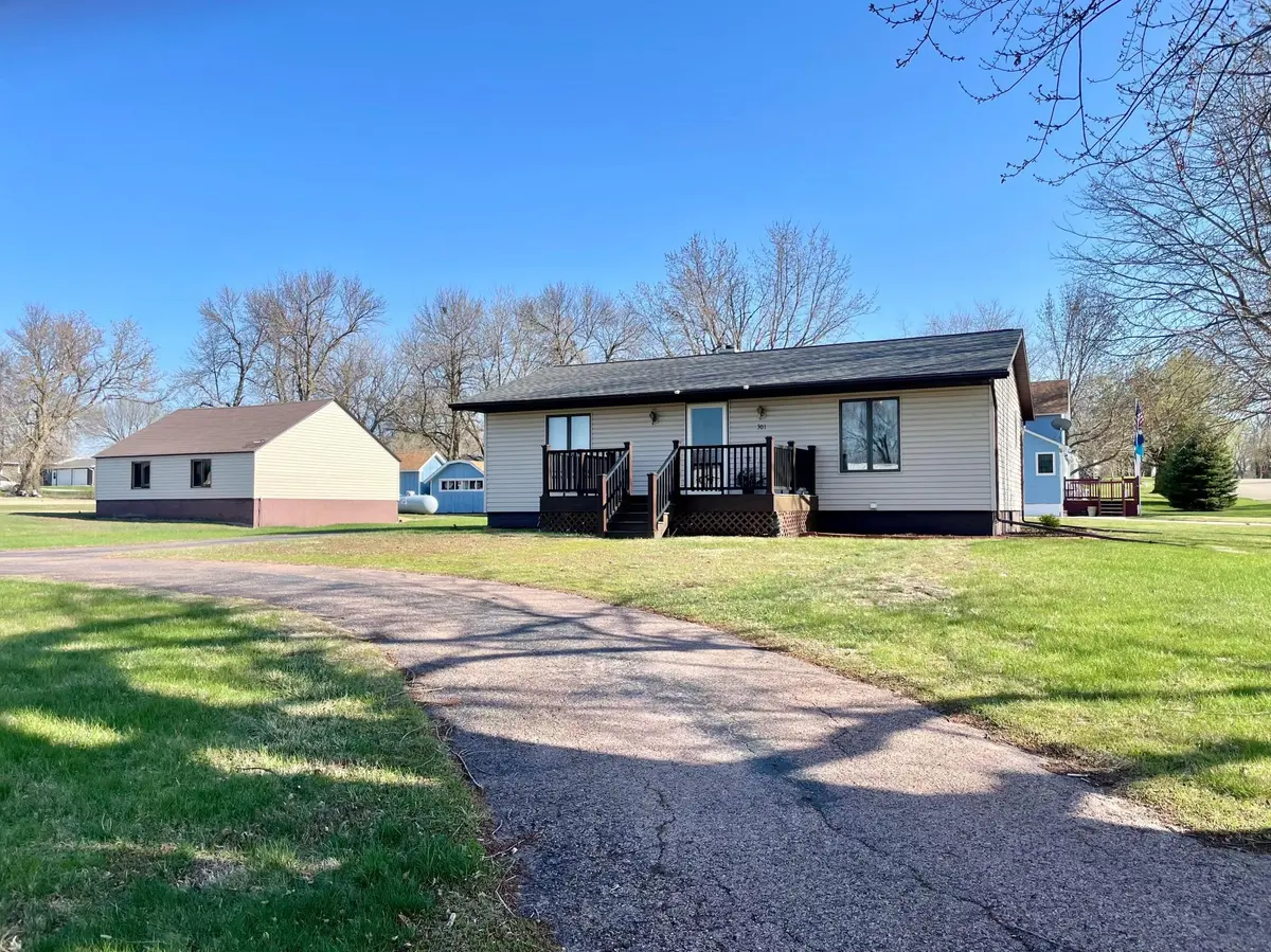 301 E 1st ST, Adrian, MN 56110