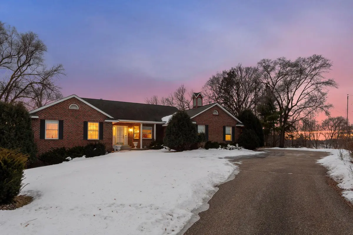 16865 Terrey Pine DR, Eden Prairie, MN 55347