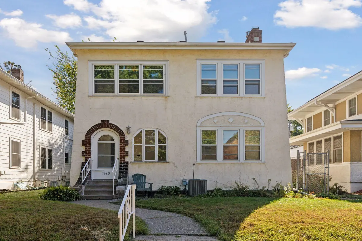 1926 Saint Clair AVE, Saint Paul, MN 55105