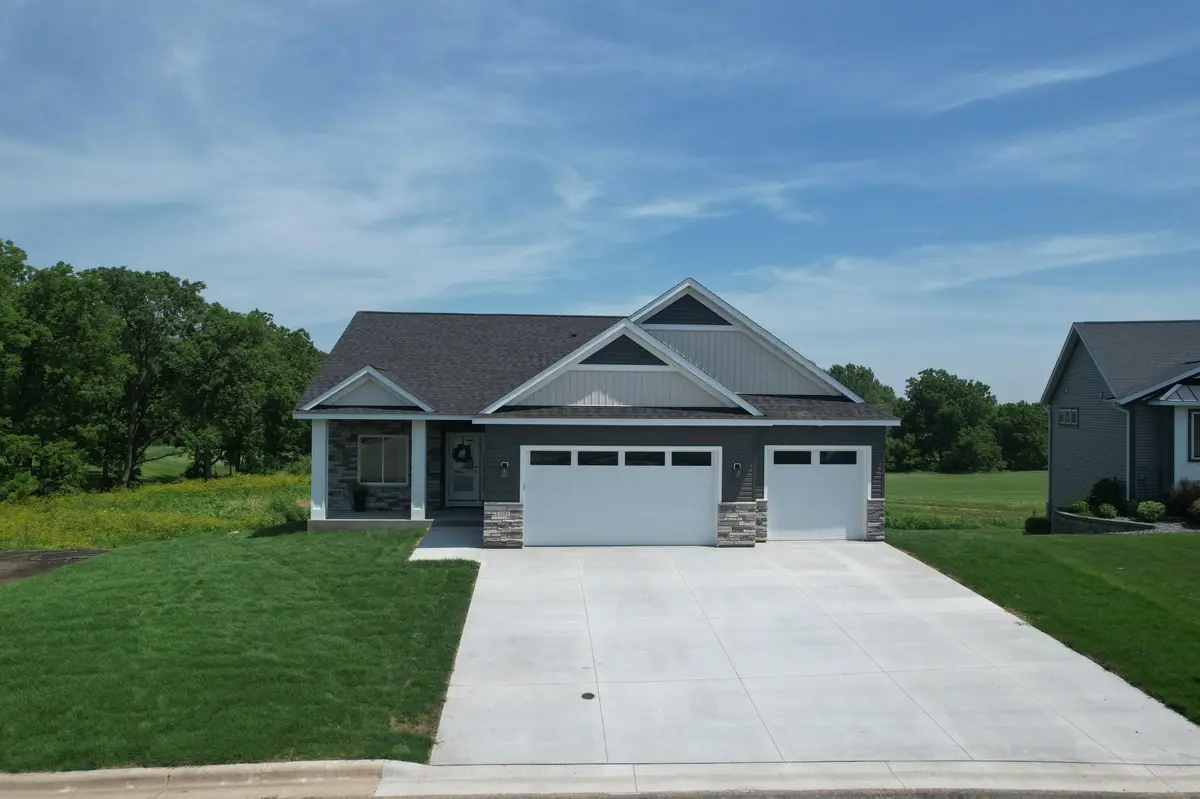 509 Golfview AVE, Zumbrota, MN 55992