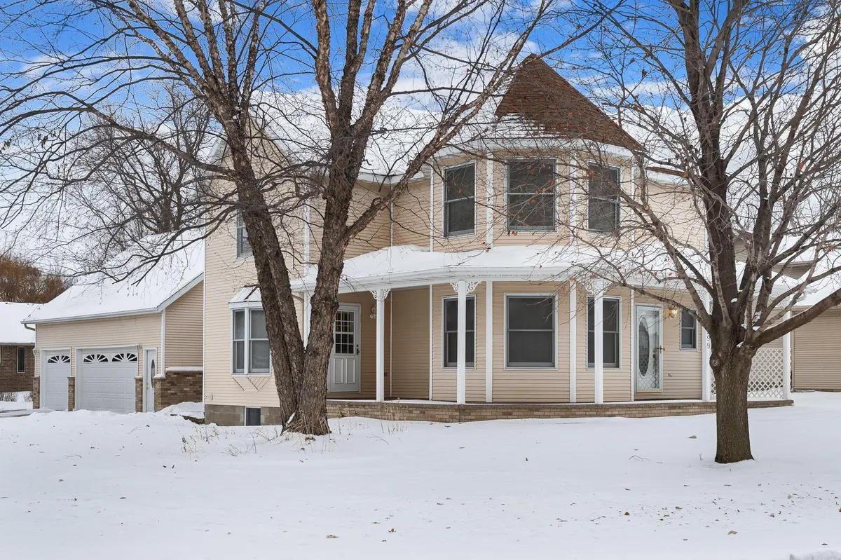 1299 Bellflower LN NE, Owatonna, MN 55060