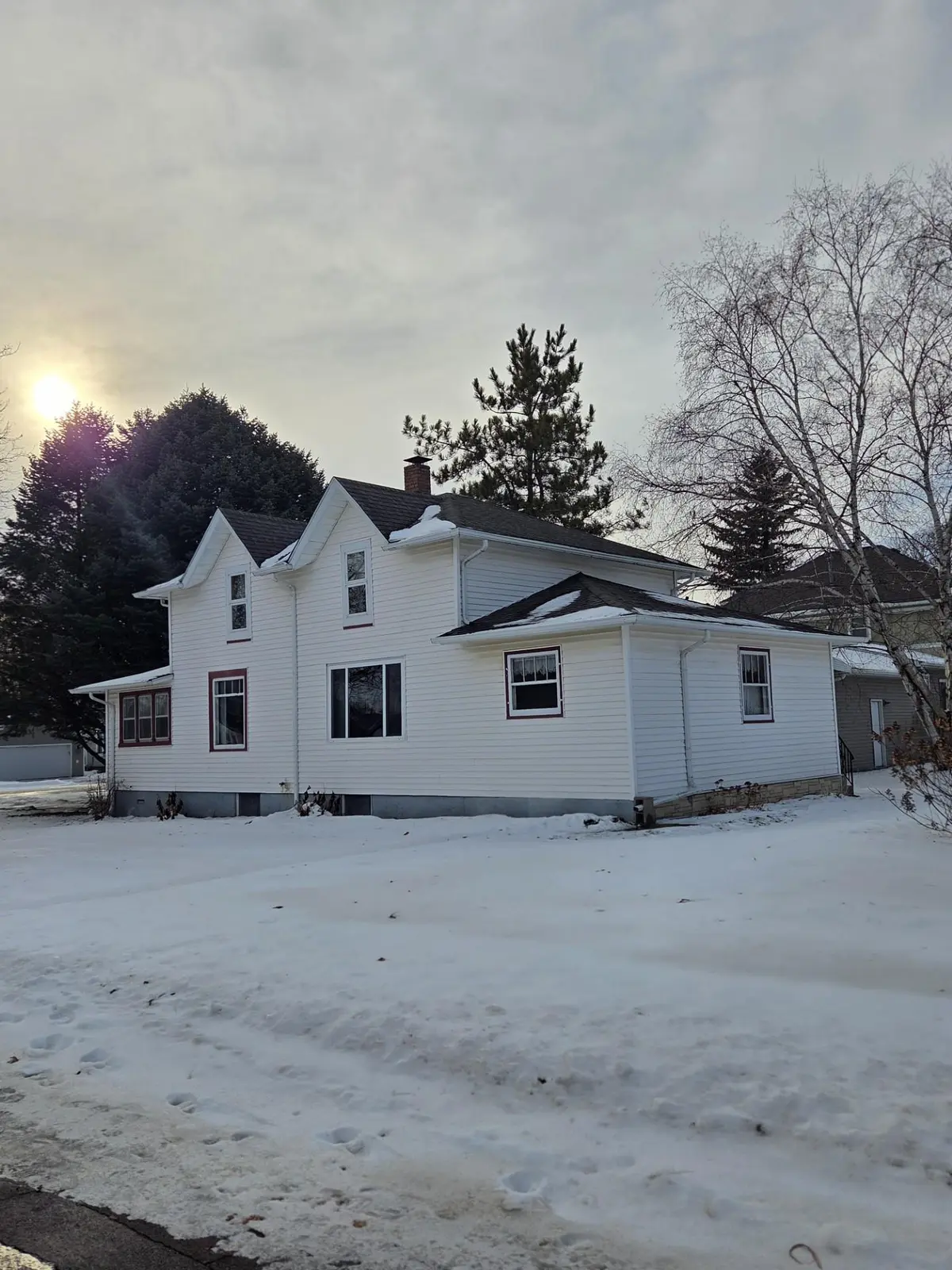 303 1st ST NW, New Richland, MN 56072