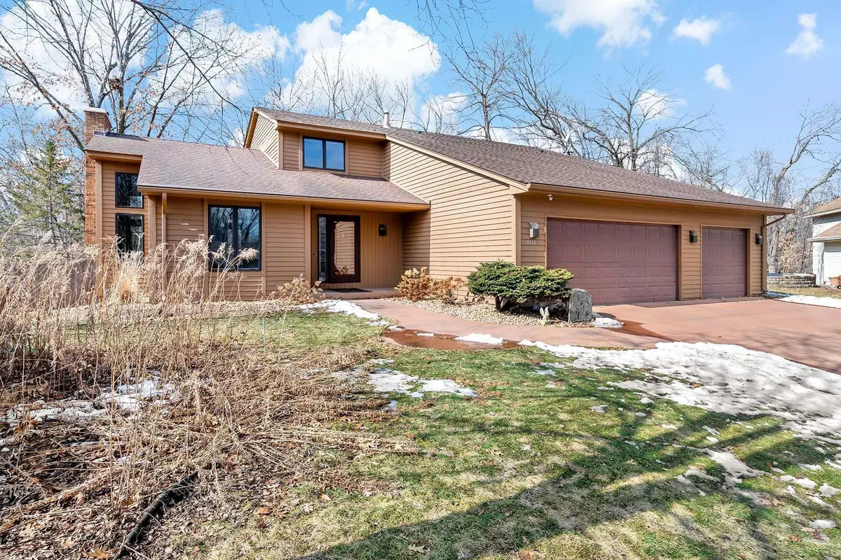 5515 Yorktown LN N, Plymouth, MN 55442