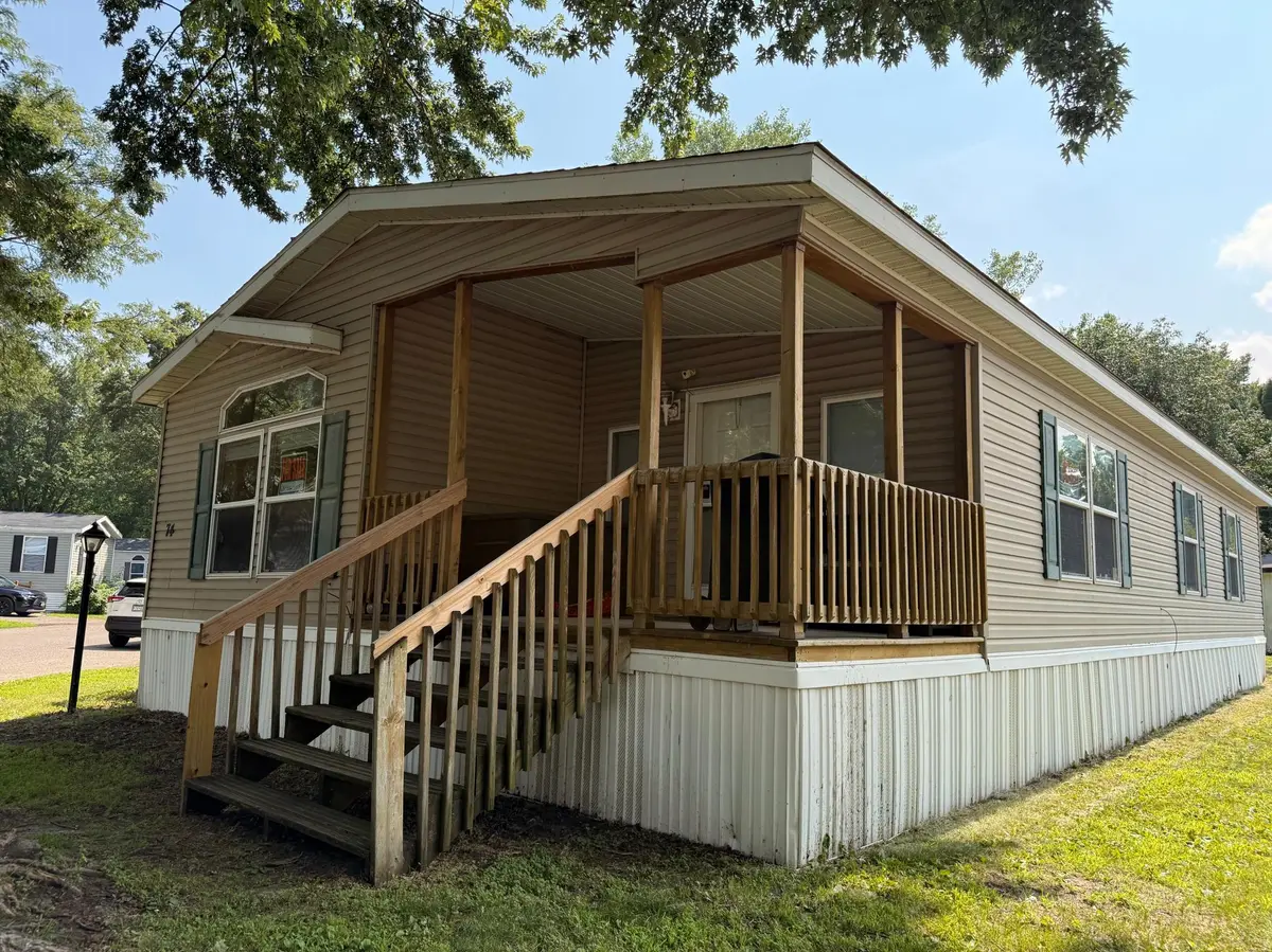 74 Big Circle DR, Little Canada, MN 55117