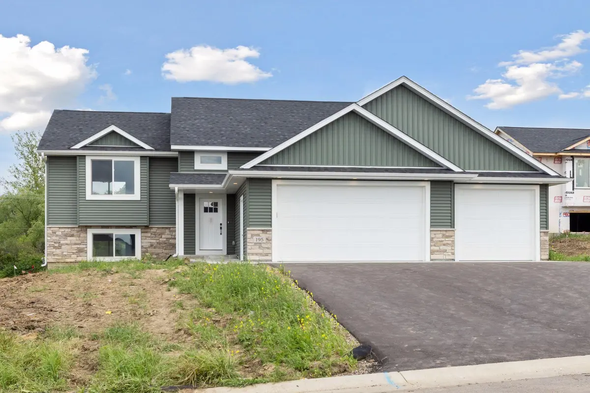 187 Wood Duck LN, Baldwin, WI 54002