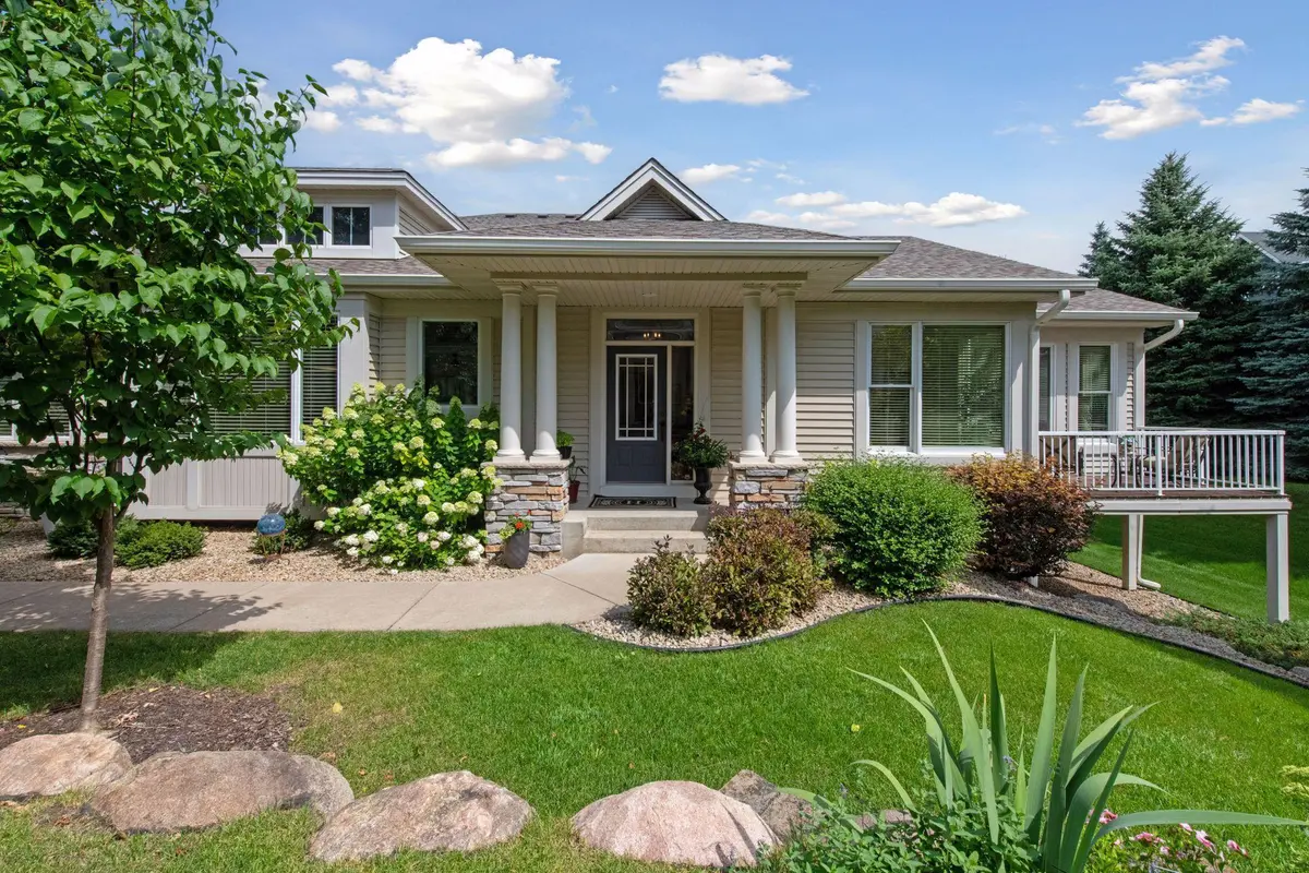 3834 Linden DR E, Medina, MN 55340