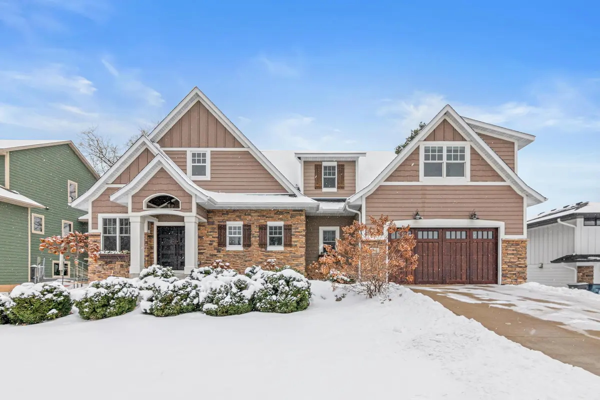 800 County Road I W, Shoreview, MN 55126