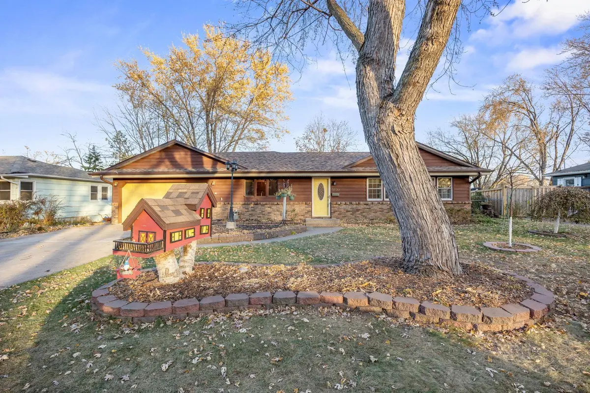 5230 Pennsylvania AVE N, New Hope, MN 55428