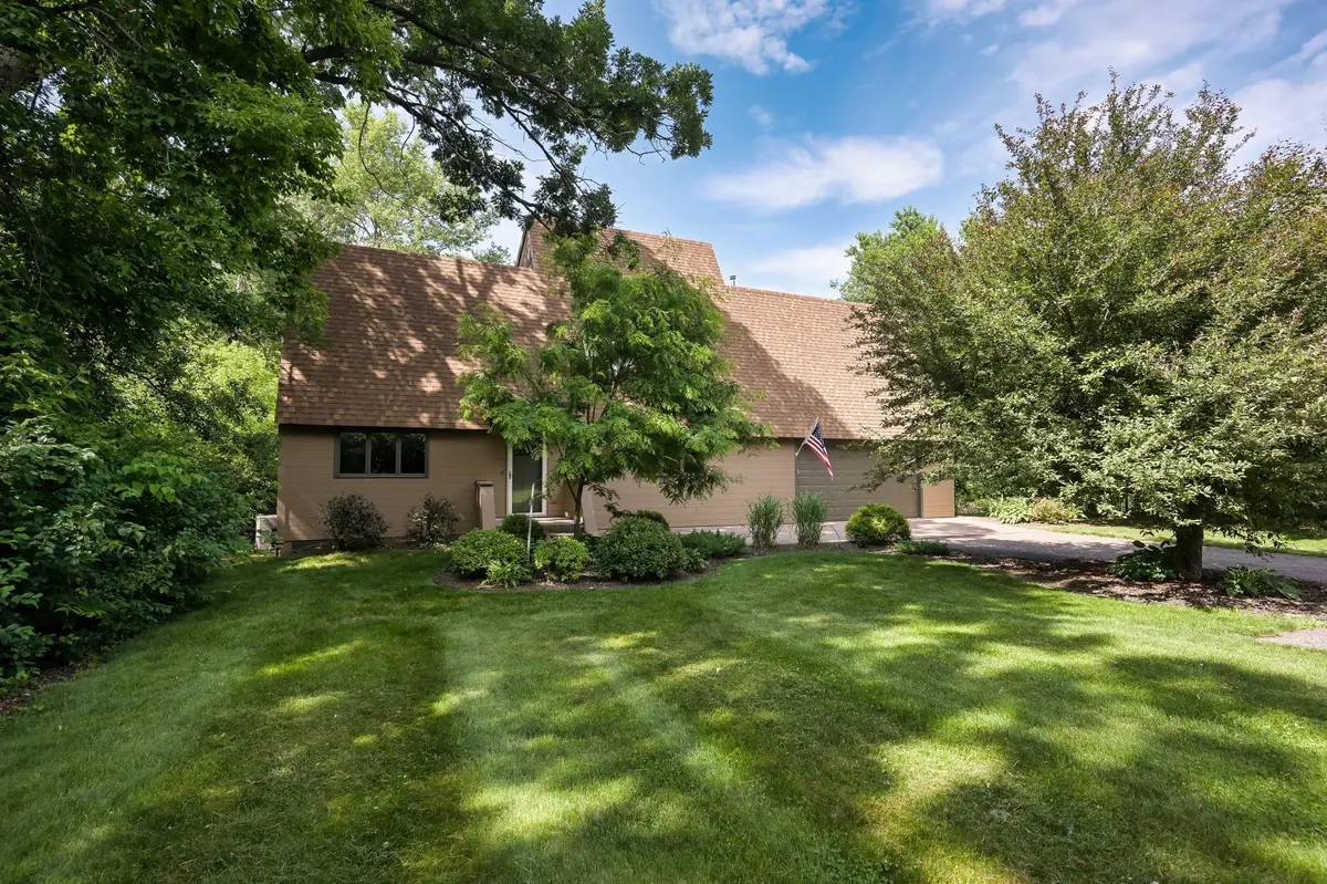 2410 Lisbon AVE N, Lake Elmo, MN 55042