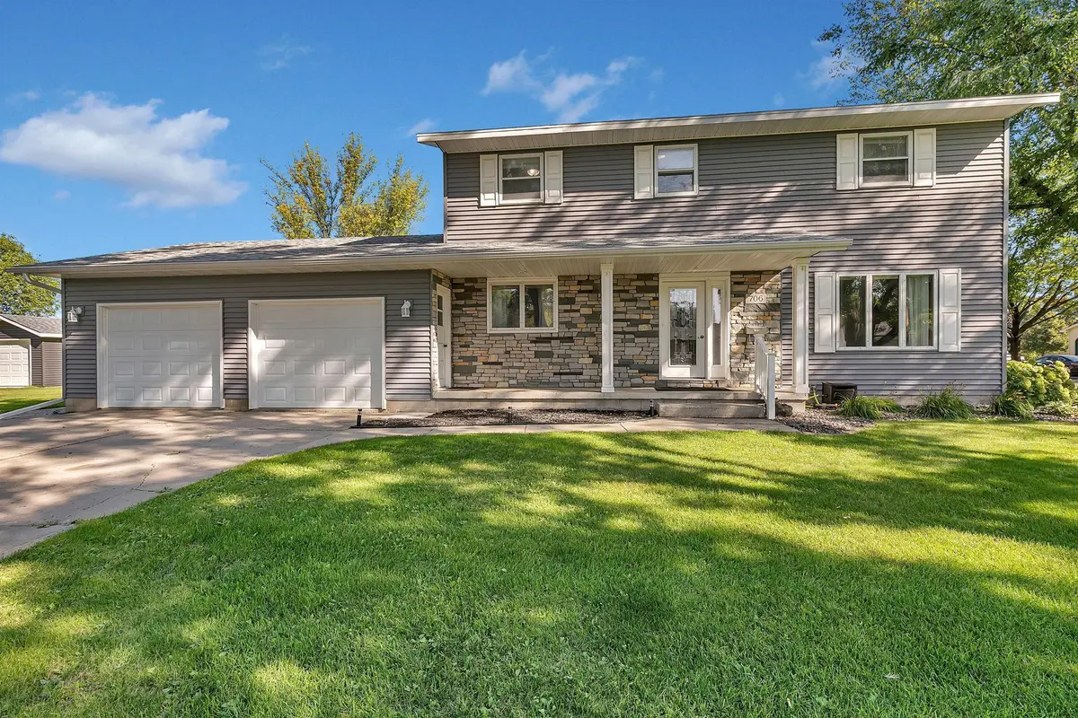 706 7th AVE NW, Clara City, MN 56222