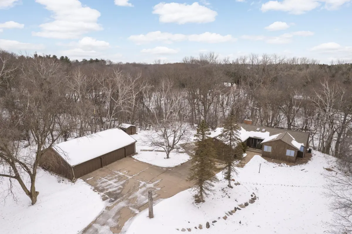 1054 Cottonwood DR, Hudson, WI 54016