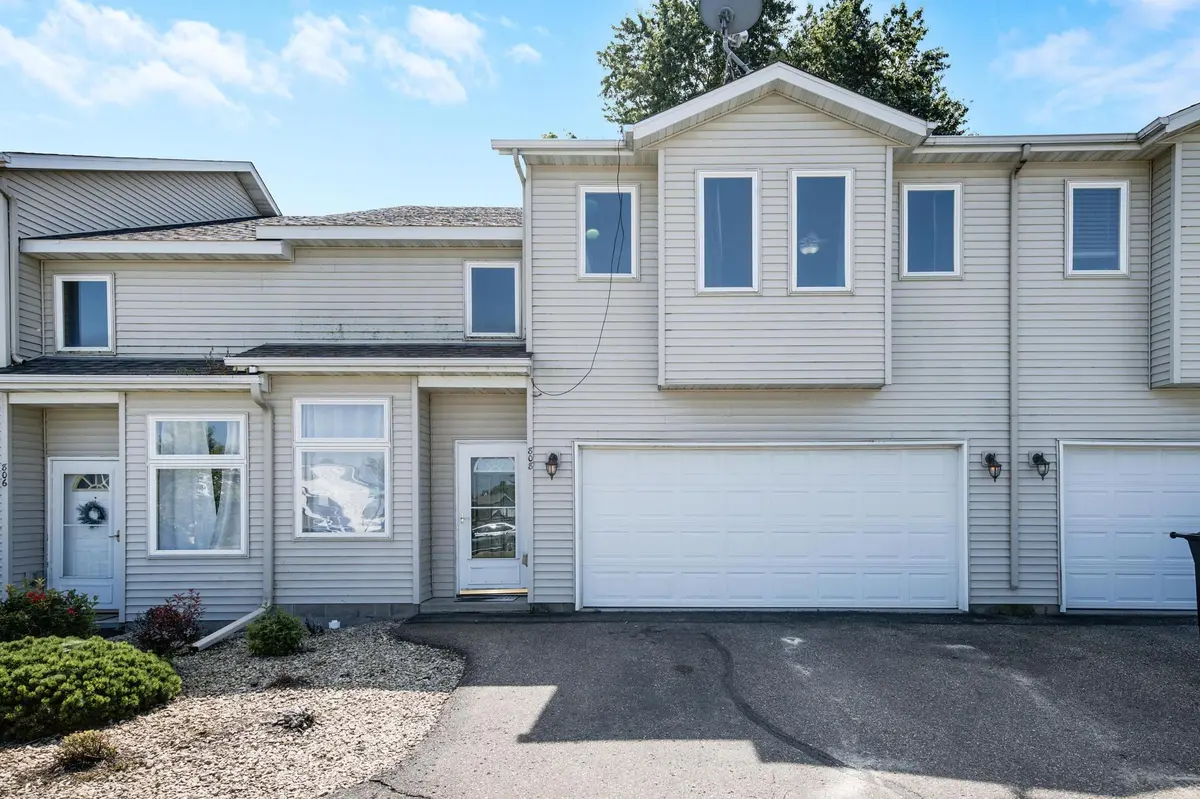 808 1st ST NW, New Prague, MN 56071