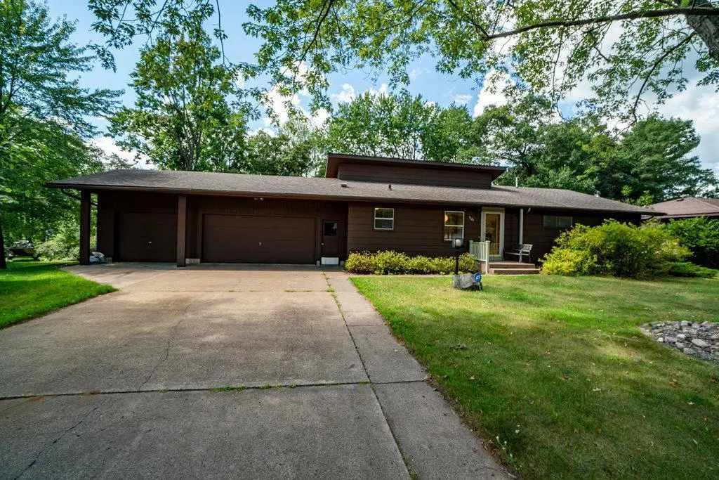 1121 River Heights RD, Menomonie, WI 54751