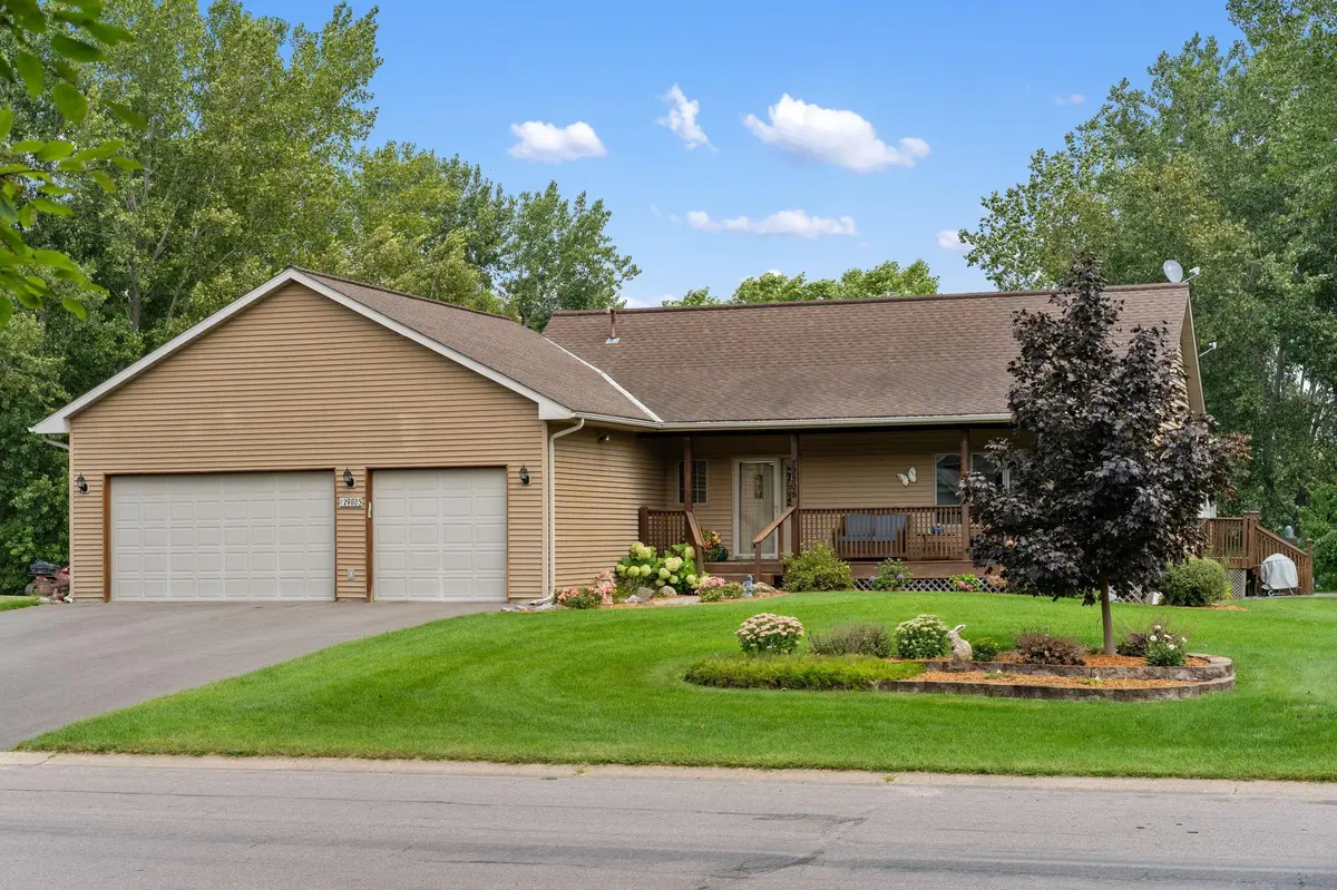 29805 Broadway ST, Lindstrom, MN 55045